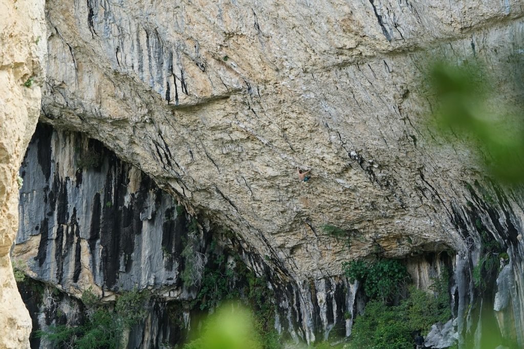No limites 7c+ Rock climbing trip to beautiful Rodellar Spain